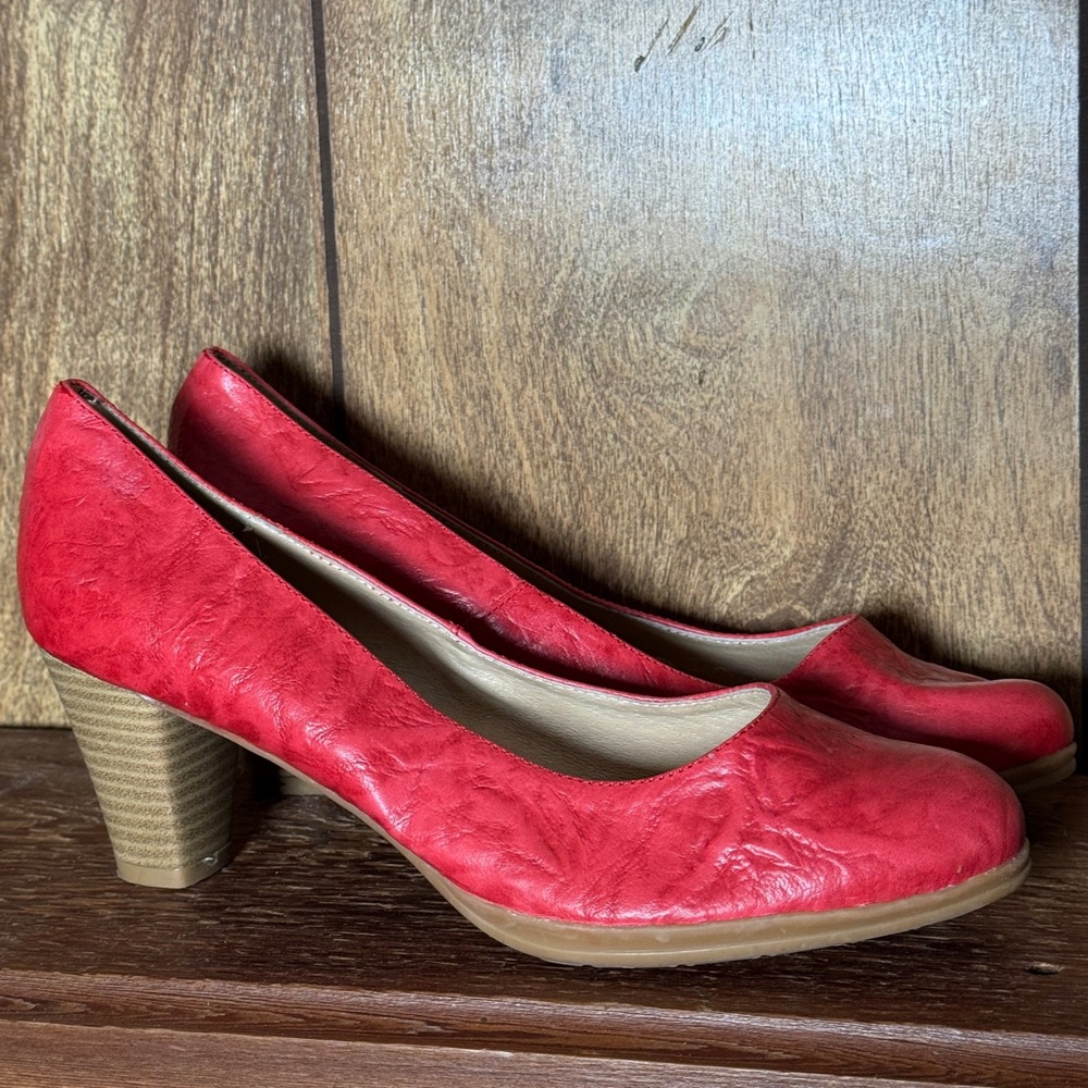 Alex & Tai Red Textured Leather Block Heel Pumps Round Toe Size 40 US 9